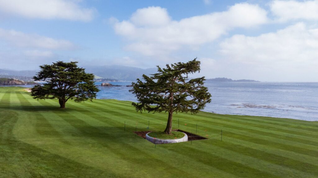 pebble-beach-revives-signature-feature-on-its-fabled-18th-hole