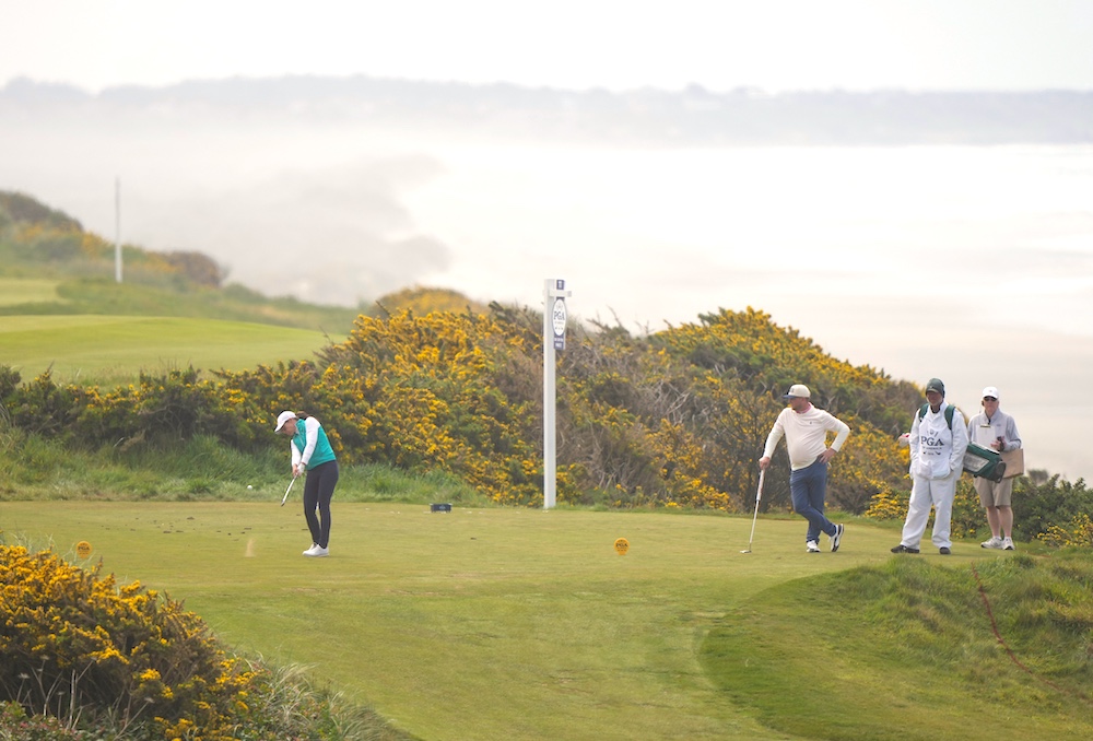 coe-flies-flag-for-female-instructors-at-bandon-dunes