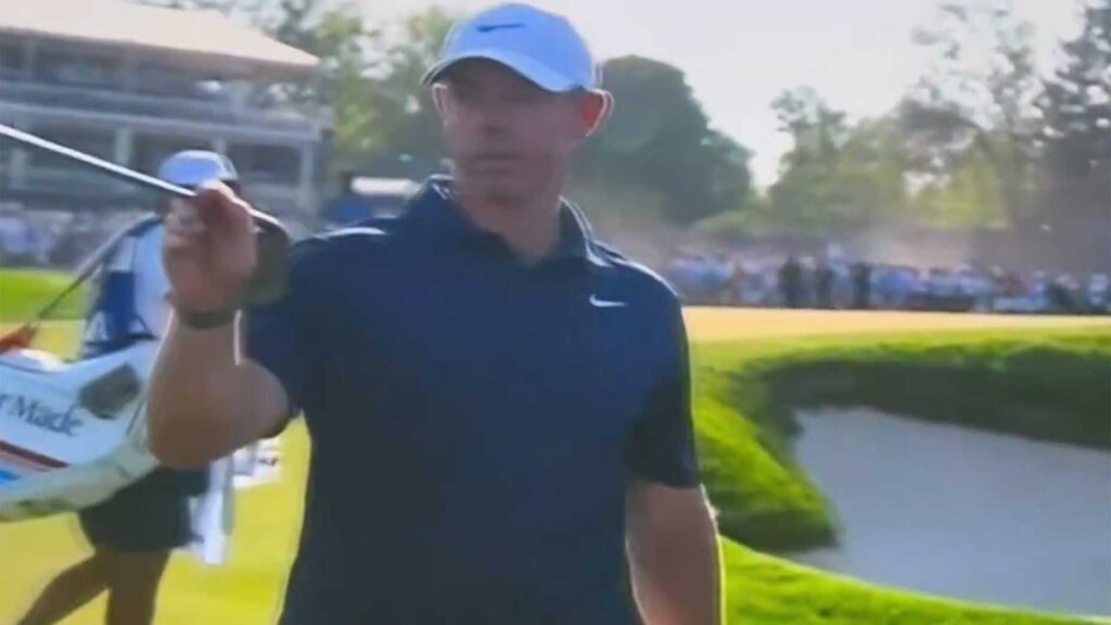 rory-mcilroy-fires-back-at-heckling-fan-during-final-round-of-pga