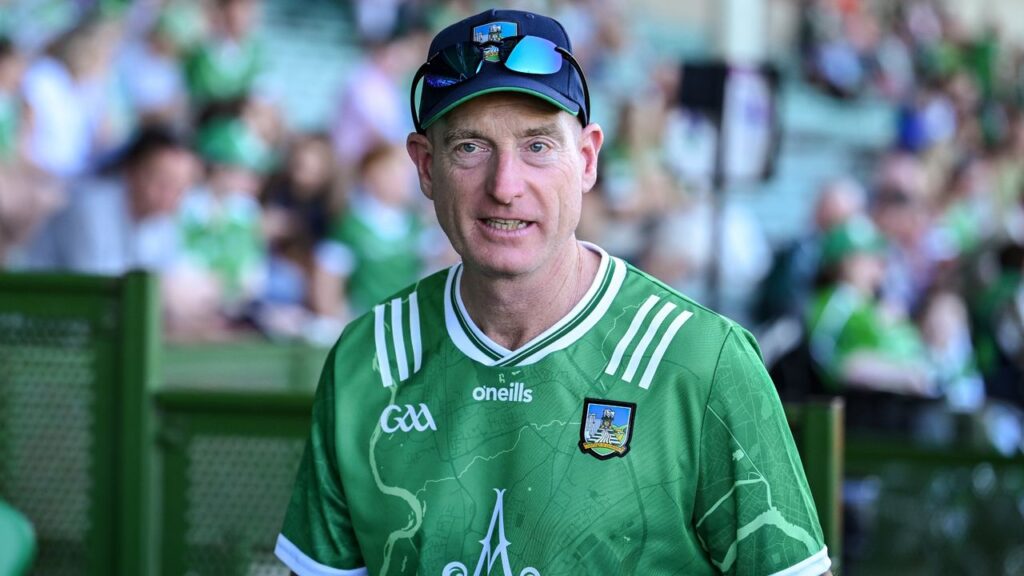 jim-furyk-watches-hurling-match-during-ryder-cup-trip-to-ireland