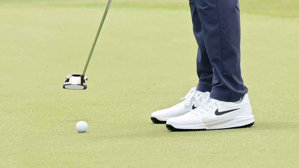 this-genius-putting-technique-will-hone-your-distance-control