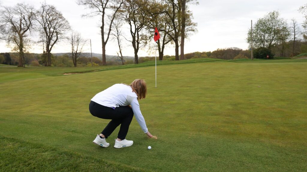 my-playing-partner-brushed-away-sand-on-the-fringe-before-making-a-stroke.-should-it-have-been-a-penalty?