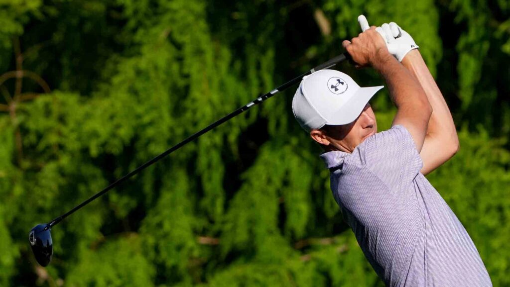 this-jordan-spieth-miracle?-it-features-a-back-turn-—-and-a-15-second-wait 